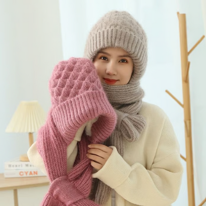 Bonnet et écharpe tricotés d'un seul tenant